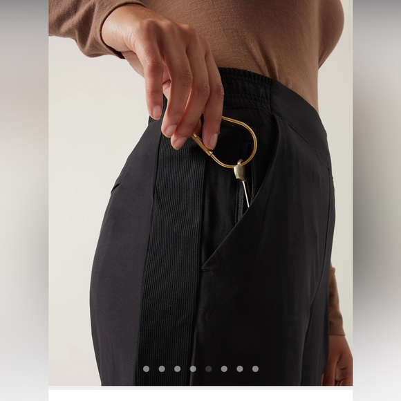 Athleta Textured Brooklyn Jogger Black Size 0 but fits size 2/4 - Picture 9 of 10